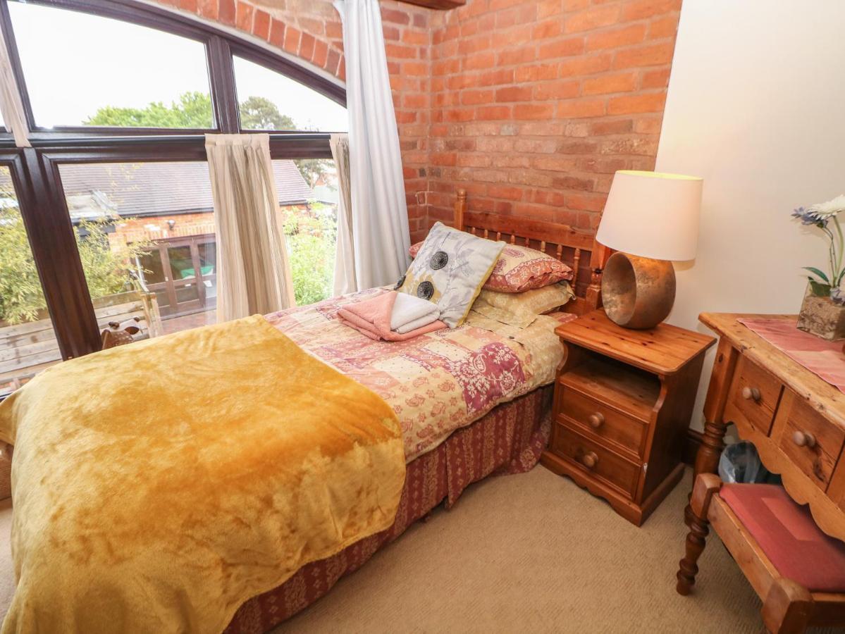 The Haybarn Villa Lichfield Luaran gambar